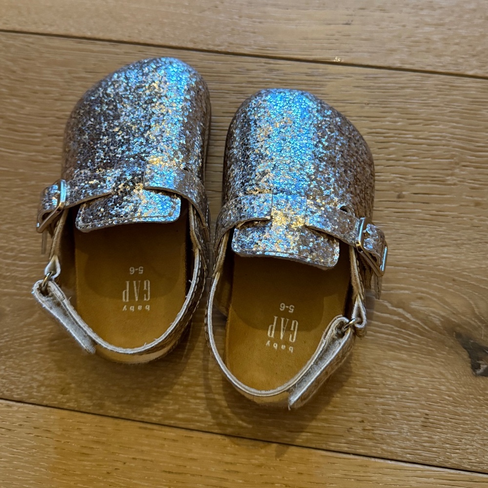 Gap toddler girls glitter clog